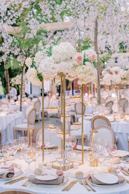 Boda elegante y botánica de Rocío y Álvaro en Hotel Caserio Aldeallana, Madrid